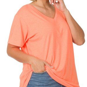 PLUS COTTON/POLYESTER SHORT SLEEVE BOYFRIEND V-NECK TOP